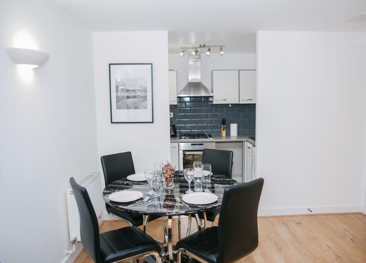 Riverside 2 Bed Apartment London Exterior photo